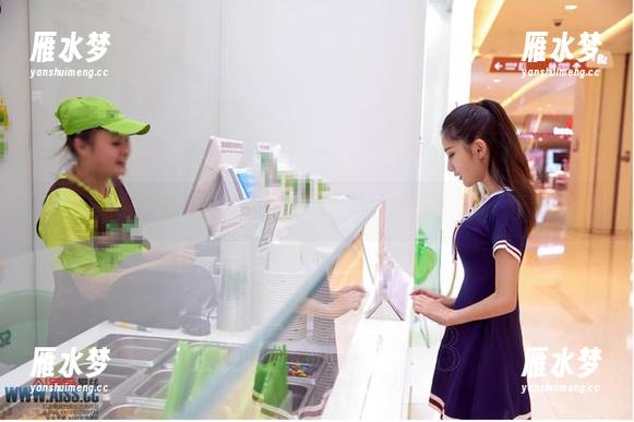 AISS爱丝(黄金版) - 亚美依与她的丝袜，壁纸里的街巷画卷