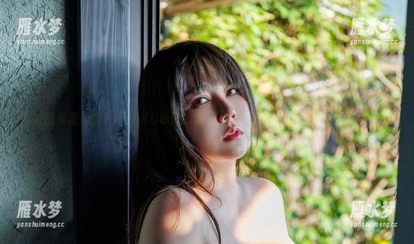 在图库里找到KANEKO咔喵的明日奈：隐藏得像个捉迷藏的高手。