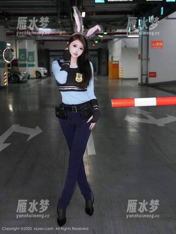 Xiuren秀人网 - 温柔的柔与伪装的女仆：一个图集的意外发现