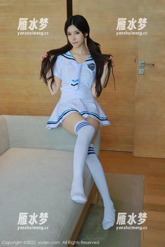 Xiuren秀人网 - 一场关于王馨瑶yanni和丝袜的邂逅：私拍里藏了多少臀部暗示？