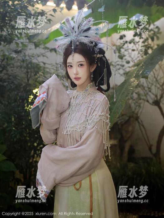 Xiuren秀人网 - 来了来了！陈小喵的古典韵味旗袍图集更新，可能是我看到的最轻松的事情！