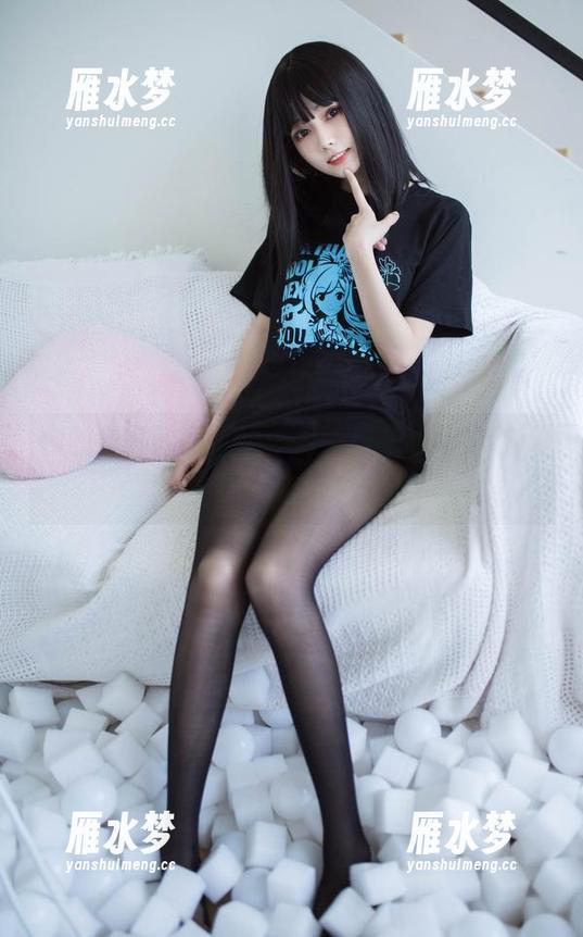 你的负卿闭眼沉思：为了这组爱宕泳装，想了多久的创意？