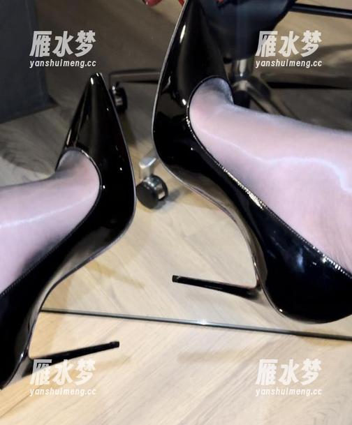 微密圈 - 看照片里的保守的二舅妈：粉嫩桃心，竟然是种别致的冲击！