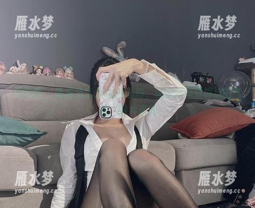 微密圈 - 随着兔宝妮to的私拍，让我们闻到棉袜的气息，图片满满