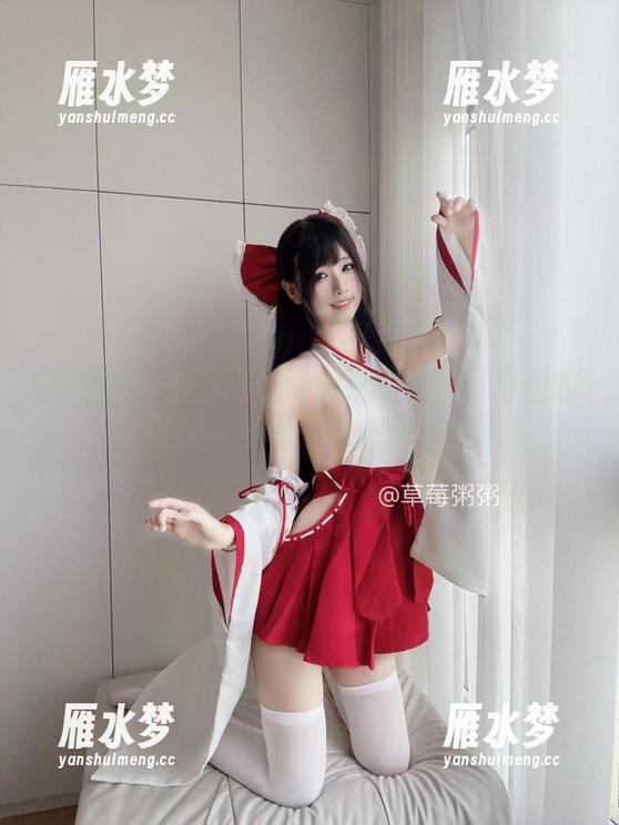 微密圈 - 十万口草莓粥粥的自拍写真图包：我可能会多看一眼…或者两眼？