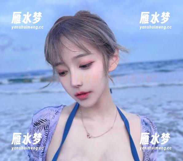 啾小妍的泳池高清壁纸，猜我会看几遍？