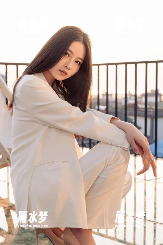 年年Nnian 年年Nnian看过来,高清制服壁纸又来搞事情啦!