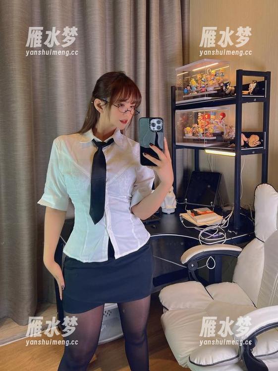 微密圈 - 张思允nice的写真壁纸，竟让我对黑丝有了新的爱好！