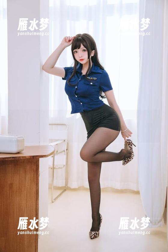 一窥日奈娇的原图，瑜伽这一“高雅”事儿