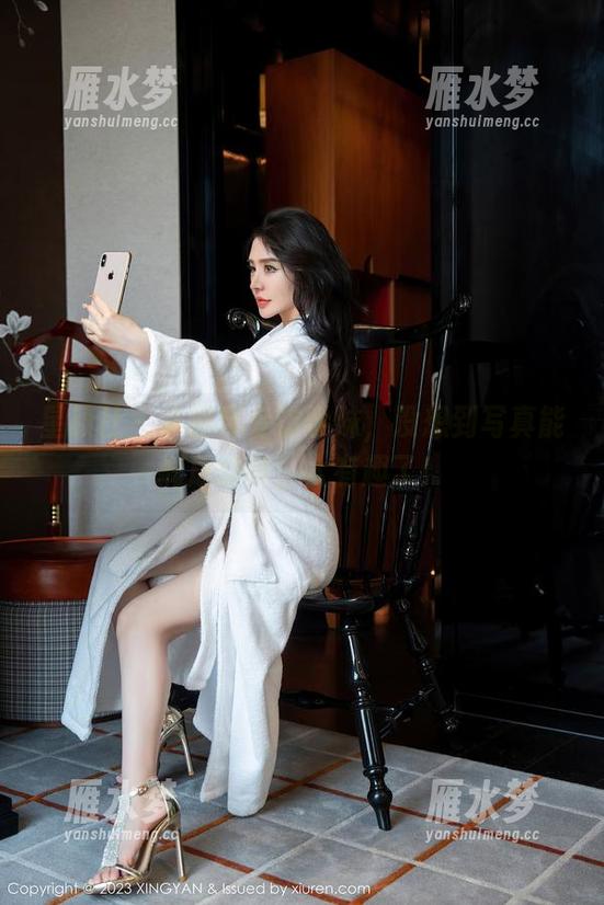 星颜社 - 李丽莎专访学妹，没想到写真能搞成这样，太有趣了！