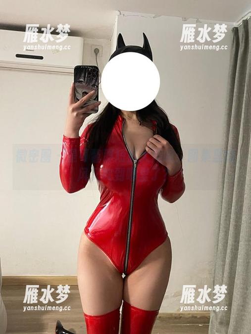 是可馨耶 微密圈 - 是可馨耶短裤大揭晓:图集里的风又吹到哪里了?