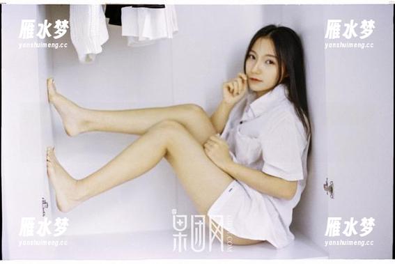 果团网 - 最新写真：空姐生活也不过如此，但有点通灵儿的加持？眼眶有点湿哦。