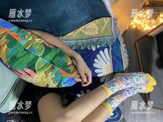 微密圈 - 说好穿旗袍的是优雅高贵，桃脱了却让我见识了别样风情，美图分享给你们肯定让你眼前一亮。