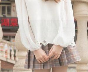 梦丝女神 - 高清泳池边的王娇娇，水面波纹看的人心痒痒