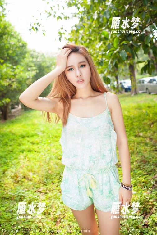 爱蜜社 - 心妍小公主最新写真集，短裤让她的腿看起来……算了，我只是一名围观群众。