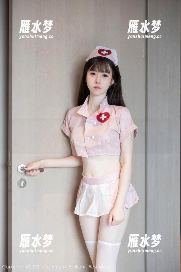 秀人网 - 小乔babyb陪你在线，指出那份学妹的作品的'槽点‘！