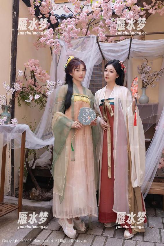 秀人网-李丽莎 秀人网 - 每次打开李丽莎的礼服写真,网盘都像在说:‘再来一点,我刚好能承受!’