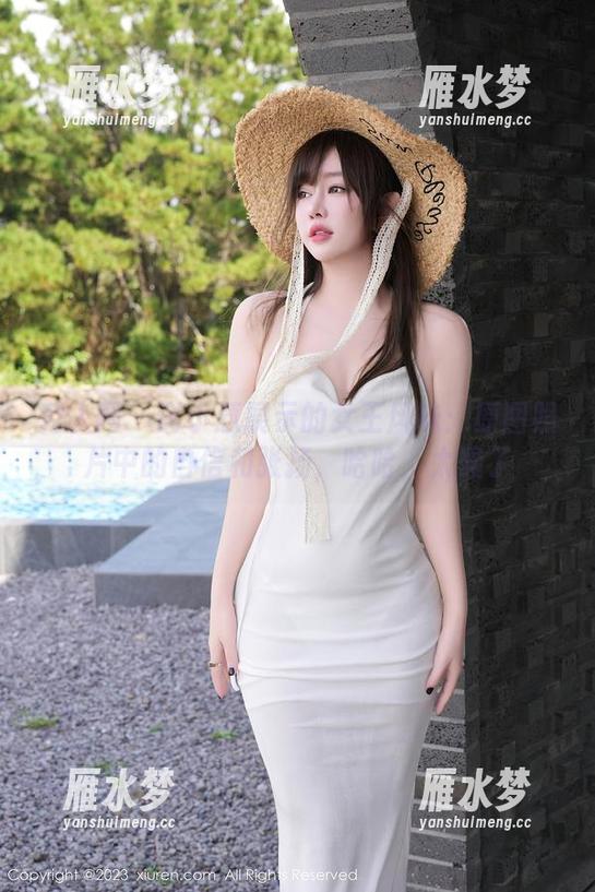 秀人网-谢小蒽 秀人网 - 谢小蒽展示的女王风味:原图照片中的自信和张扬,哈哈,太酸了