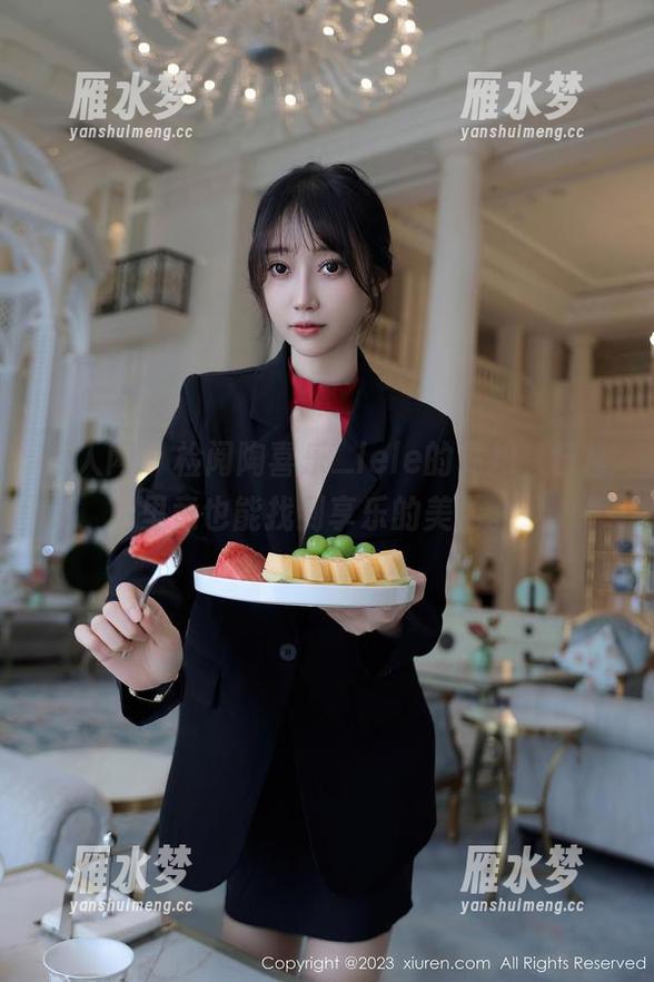 秀人网 - 检阅陶喜乐_lele的私拍，日常里竟也能找到享乐的美学。