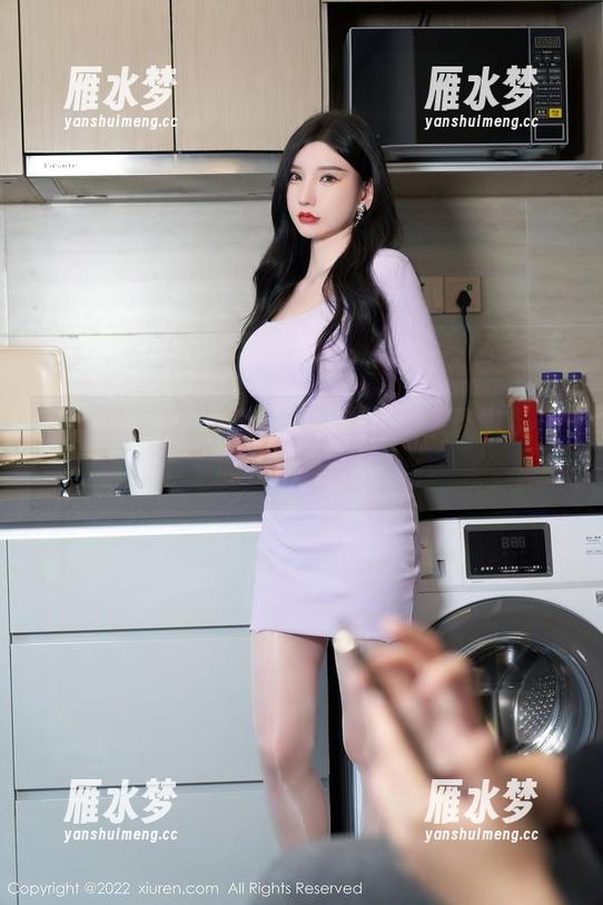 秀人网 - 打开图片，看麻布学妹在礼服下的小小叛逆。