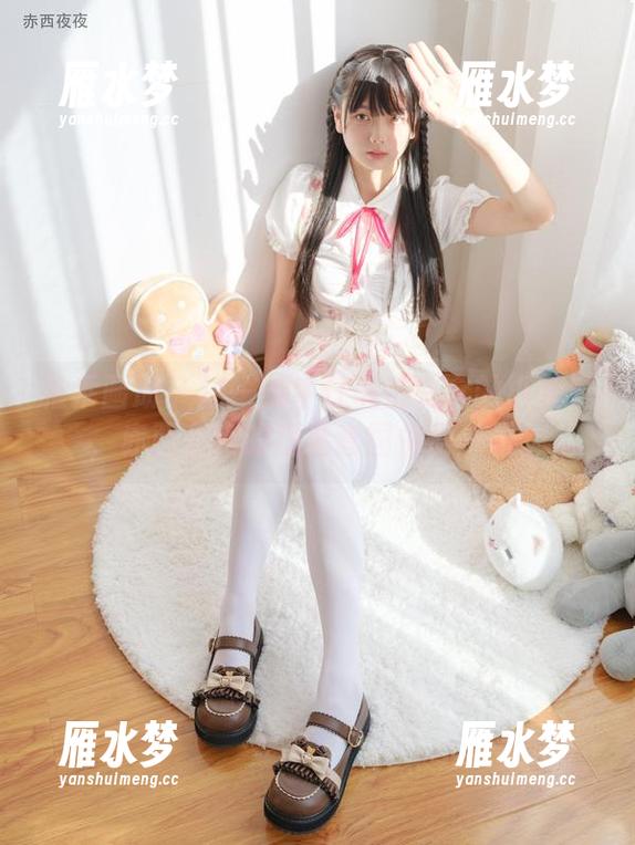 稚乖画册 - 每一条牛仔裤都有它的小脾气，赤西夜夜的精选套图值得一看。