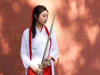 蜜桃社 - 这张图片里的冰露，白裙挥舞得像是在召唤我！