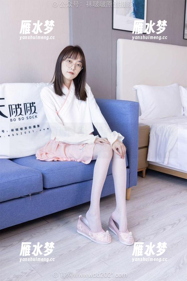 袜啵啵 - 精选图包：奶油的皮鞋，仿佛在向我诉说看不见的故事。