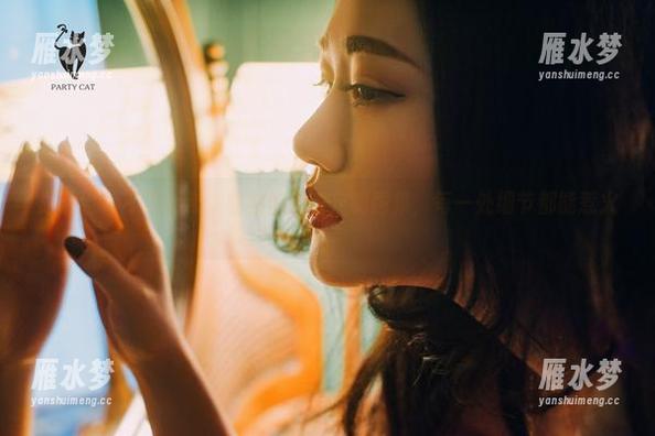 轰趴猫 - 不同寻常，曲曲的内衣定制图集，每一处细节都能惹火。