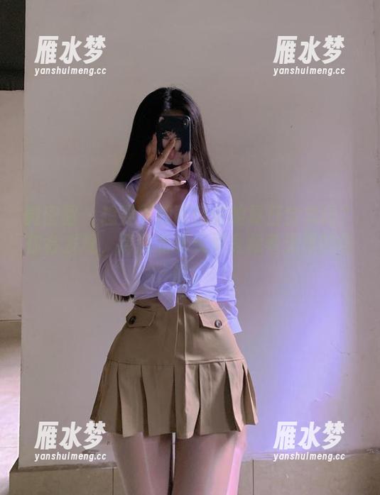 微密圈 - 想要下载陈佩奇的夏日全集吗？你会发现，清澈的夏天里竟藏着无限的诙谐。