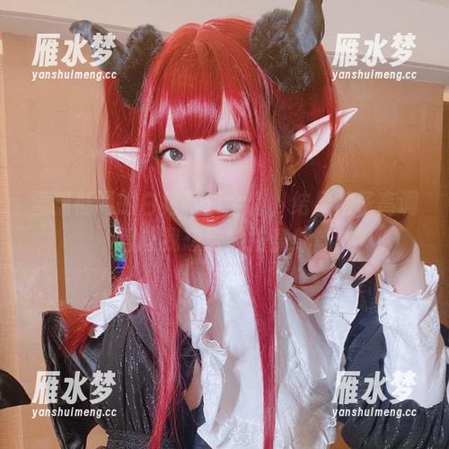 雪猫低调的白裙写真全套，结果裙子高调得让我想给她拍整身。